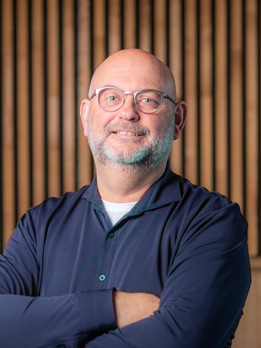 Portretfoto van Jan van den Dijk